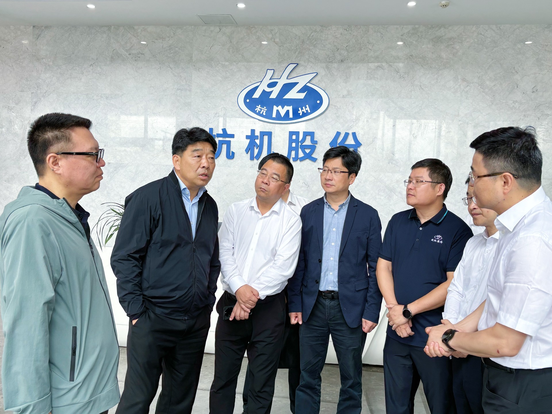 浙江(jiang)省人(ren)民政(zheng)府副(fu)省長(zhang)柯吉(ji)欣調(diao)研杭(hang)機股(gu)份