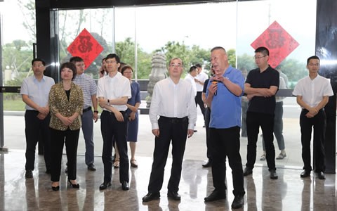 浙(zhè)江省委(wei)宣傳部(bu)部長朱(zhū)國賢一(yī)行莅臨(lín)杭機考(kǎo)察調研(yán)